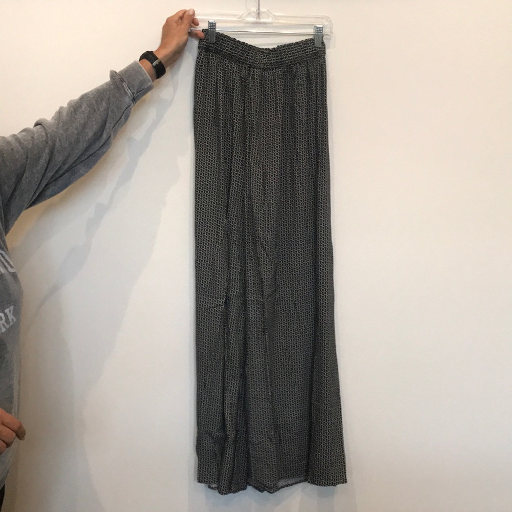 Brandy Melville Wide Leg floral pant